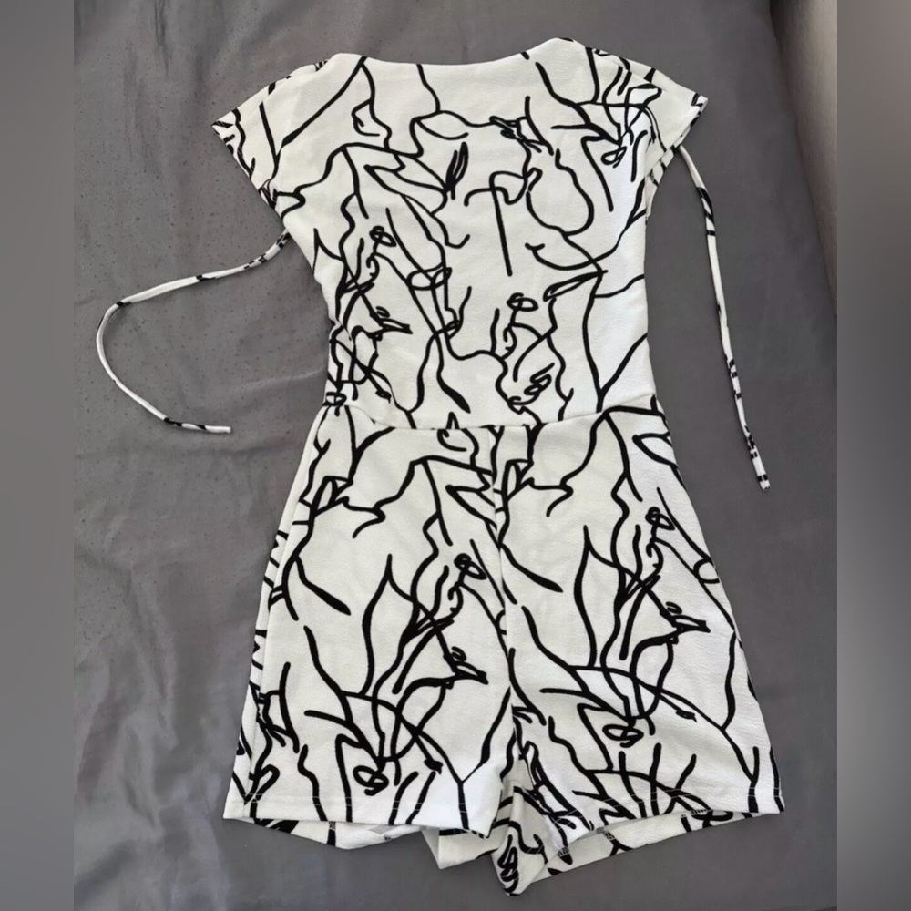 Black and White Woman Jumpsuit